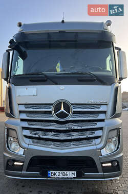 Тягач Mercedes-Benz Actros 2013 в Ровно