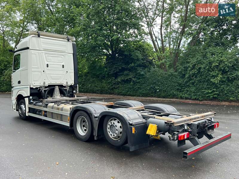Контейнеровоз Mercedes-Benz Actros 2021 в Чернівцях