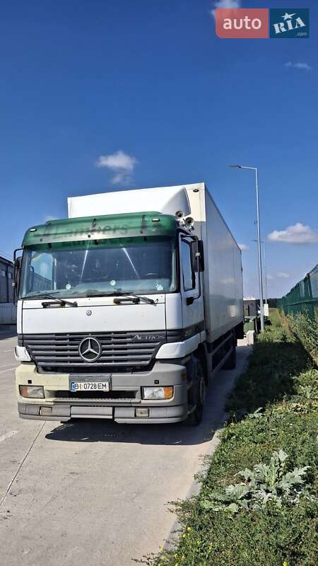 Грузовой фургон Mercedes-Benz Actros 2000 в Новых Санжарах