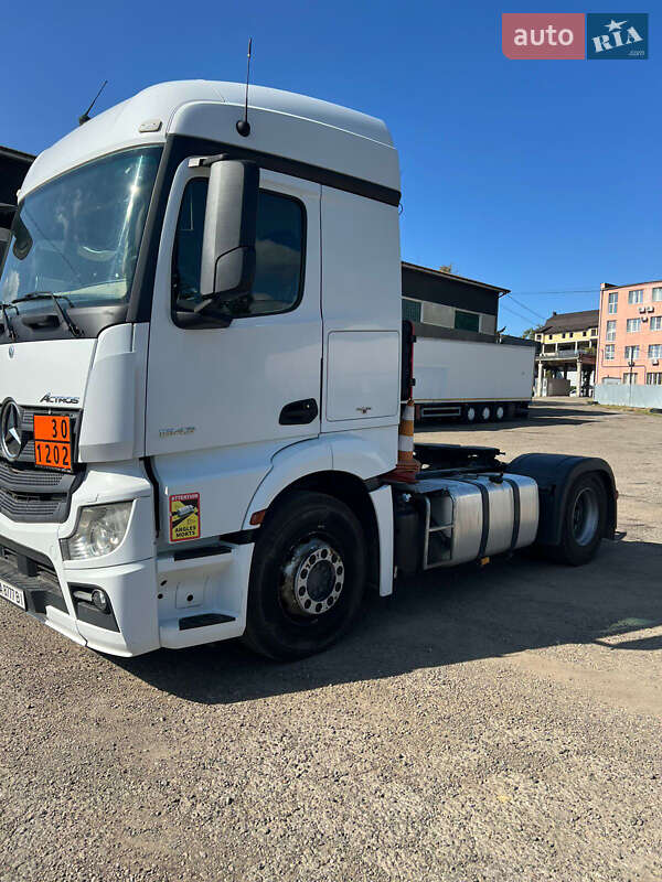Бензовоз Mercedes-Benz Actros 2014 в Чернівцях