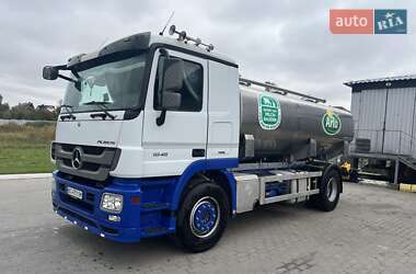 Цистерна Mercedes-Benz Actros 2012 в Львові