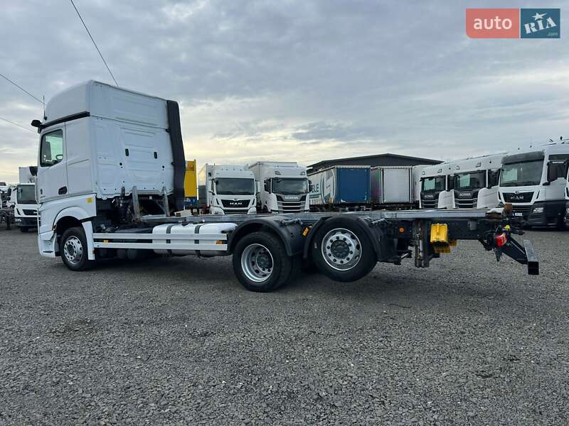 Контейнеровоз Mercedes-Benz Actros 2020 в Луцке