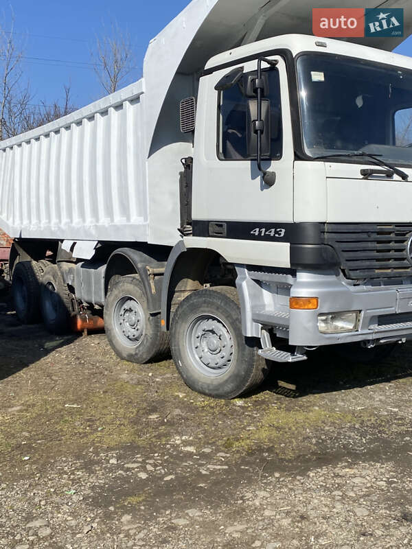Самоскид Mercedes-Benz Actros 2001 в Ужгороді
