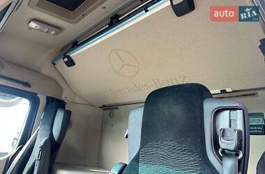 Контейнеровоз Mercedes-Benz Actros 2021 в 