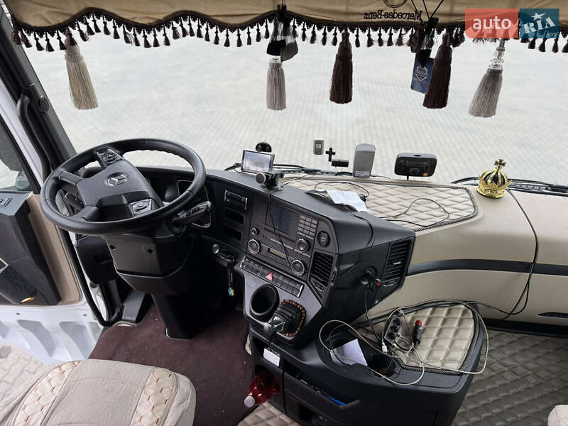 Тягач Mercedes-Benz Actros 2015 в Мукачево