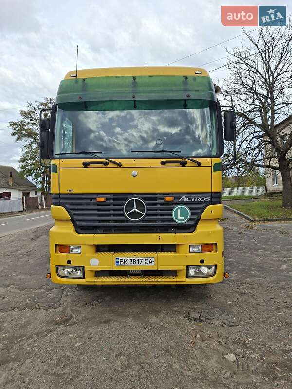 Тентованый Mercedes-Benz Actros 2000 в Березному