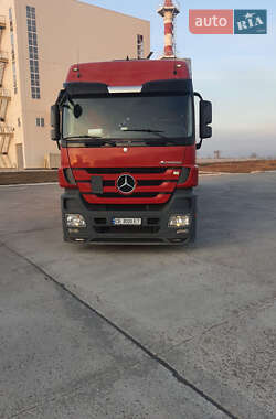 Тягач Mercedes-Benz Actros 2011 в Новоселице
