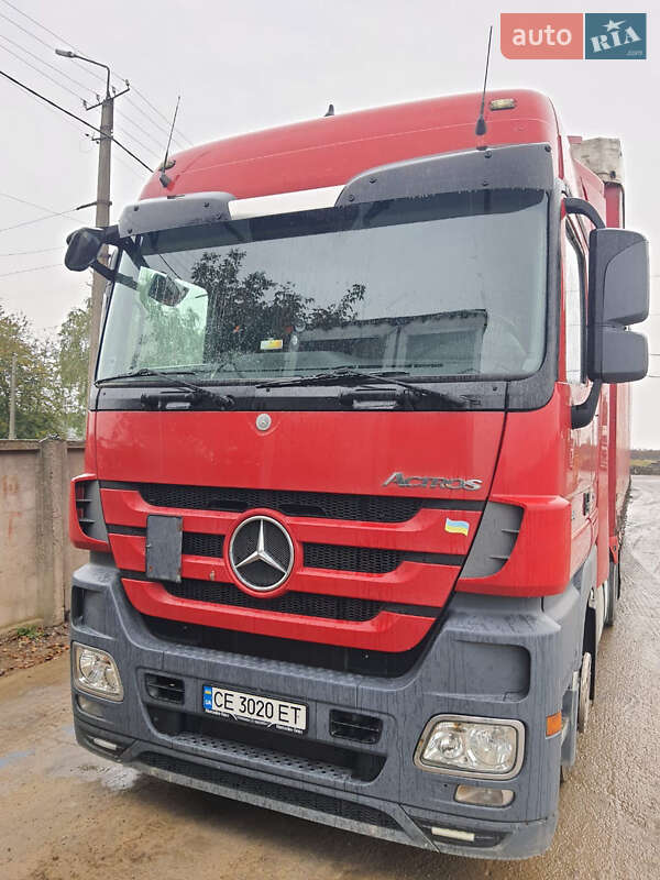 Тягач Mercedes-Benz Actros 2011 в Новоселице