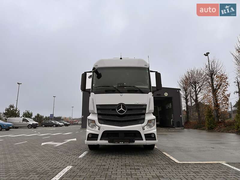 Тягач Mercedes-Benz Actros 2016 в Луцке