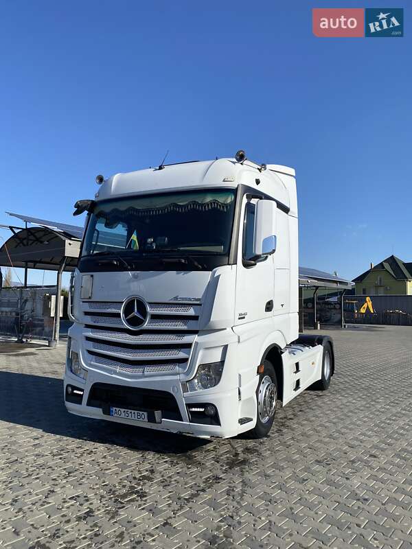 Тягач Mercedes-Benz Actros 2012 в Іршаві