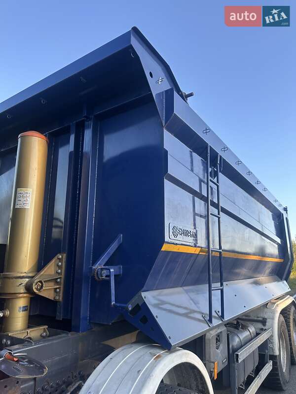 Самоскид Mercedes-Benz Arocs 2015 в Івано-Франківську