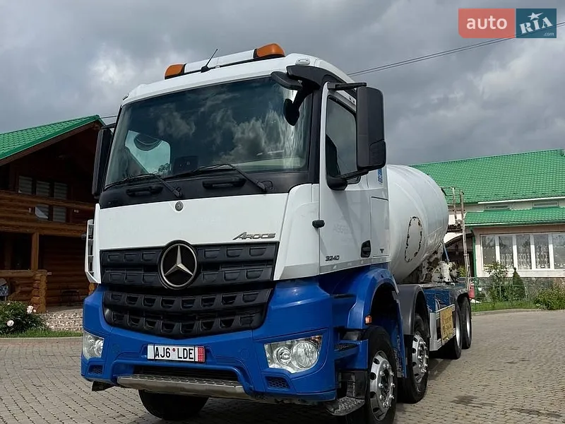 Mercedes-Benz Arocs 2016
