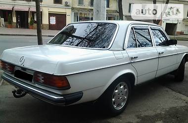 Седан Mercedes-Benz Atego 1980 в Одессе
