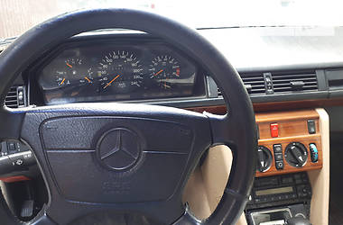 Универсал Mercedes-Benz Atego 1993 в Львове