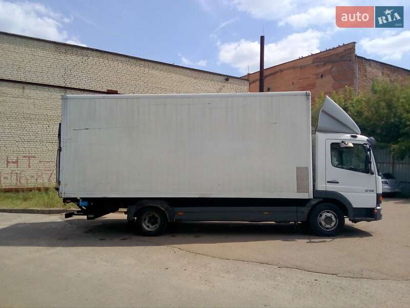 Вантажний фургон Mercedes-Benz Atego 2004 в Рівному