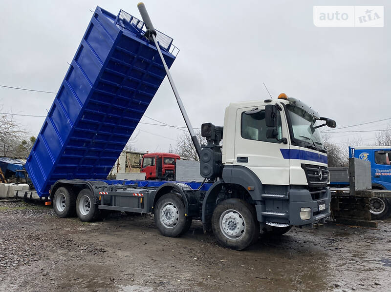 Самосвал Mercedes-Benz Axor 2008 в Львове