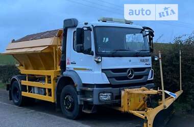 Пескоразбрасывающая машина Mercedes-Benz Axor 2011 в Львове