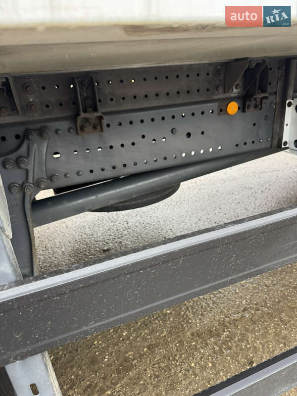 Рефрижератор Mercedes-Benz Axor 2010 в Львове