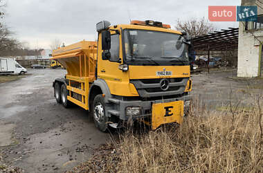 Піскорозкидальна машина Mercedes-Benz Axor 2013 в Рівному