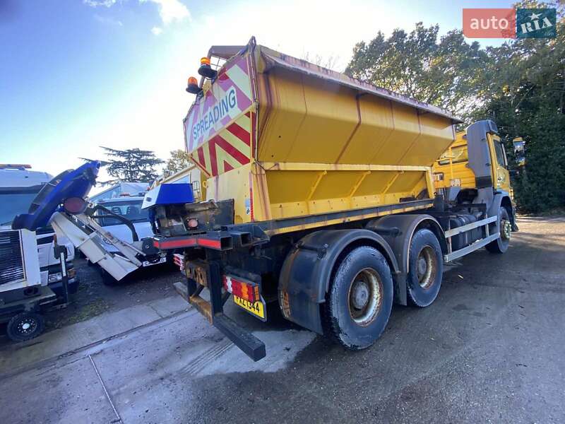 Пескоразбрасывающая машина Mercedes-Benz Axor 2012 в Львове