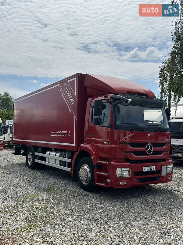 Грузовой фургон Mercedes-Benz Axor 2012 в Бучаче
