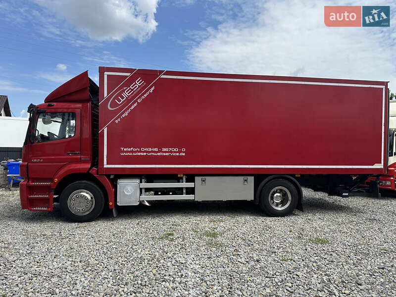 Грузовой фургон Mercedes-Benz Axor 2012 в Бучаче