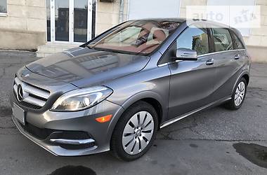 Хетчбек Mercedes-Benz B-Class 2016 в 