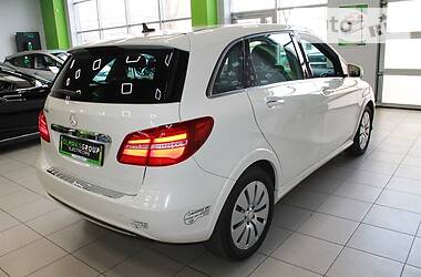 Хетчбек Mercedes-Benz B-Class 2016 в 