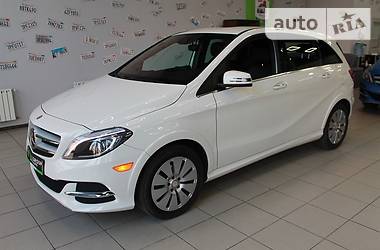 Хетчбек Mercedes-Benz B-Class 2016 в 
