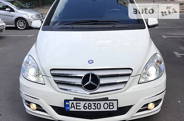 Хетчбек Mercedes-Benz B-Class 2011 в 