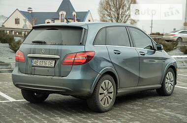 Хэтчбек Mercedes-Benz B-Class 2014 в Днепре