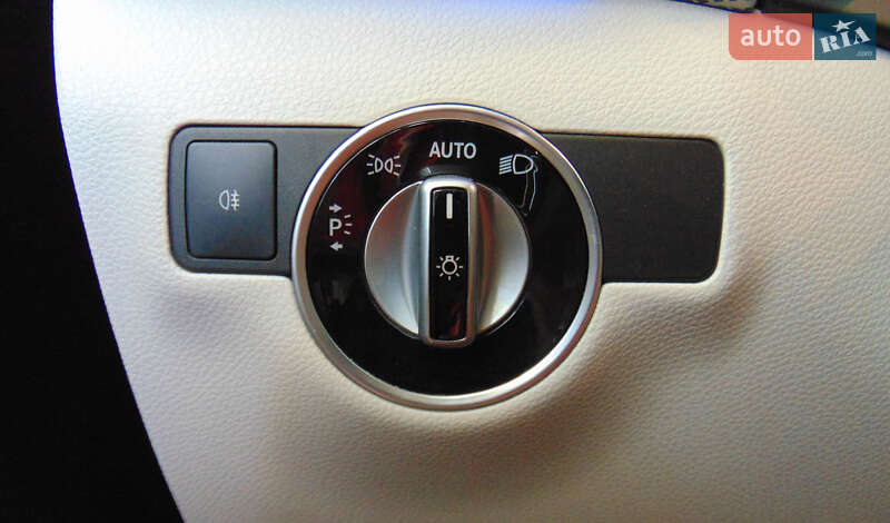 Хэтчбек Mercedes-Benz B-Class 2014 в Новояворовске