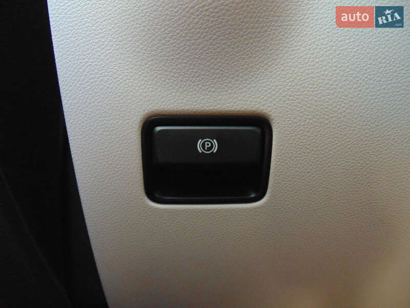 Хэтчбек Mercedes-Benz B-Class 2014 в Новояворовске