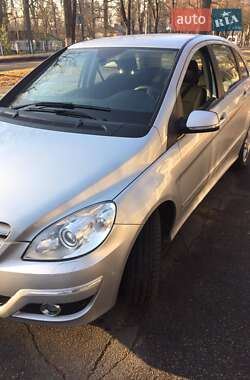 Хэтчбек Mercedes-Benz B-Class 2010 в 
