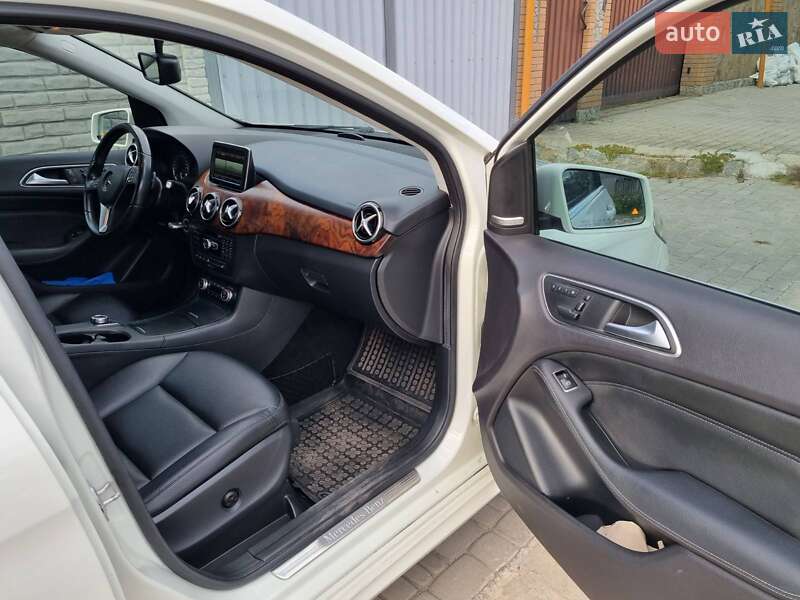 Хэтчбек Mercedes-Benz B-Class 2014 в Львове