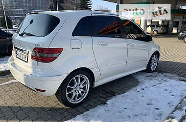 Хетчбек Mercedes-Benz B-Class 2010 в Ужгороді