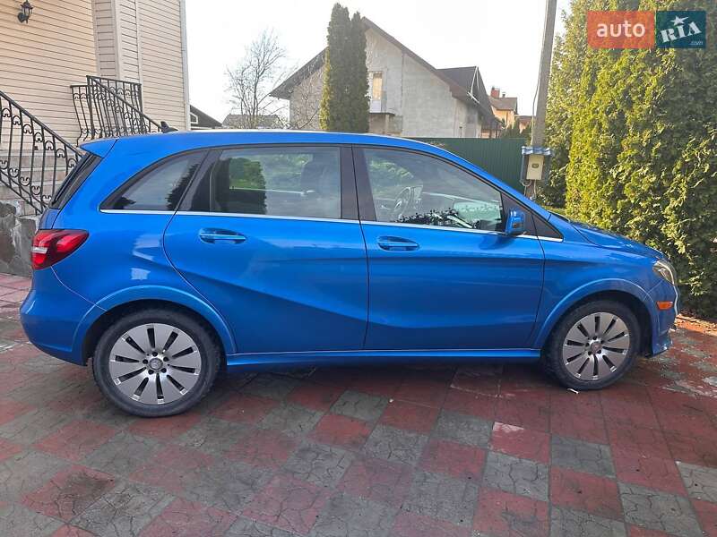 Хэтчбек Mercedes-Benz B-Class 2016 в Киеве
