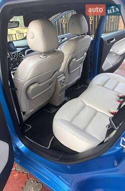 Хэтчбек Mercedes-Benz B-Class 2016 в 