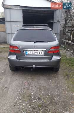 Хэтчбек Mercedes-Benz B-Class 2011 в 