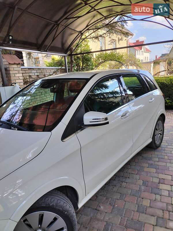 Хэтчбек Mercedes-Benz B-Class 2015 в Киеве