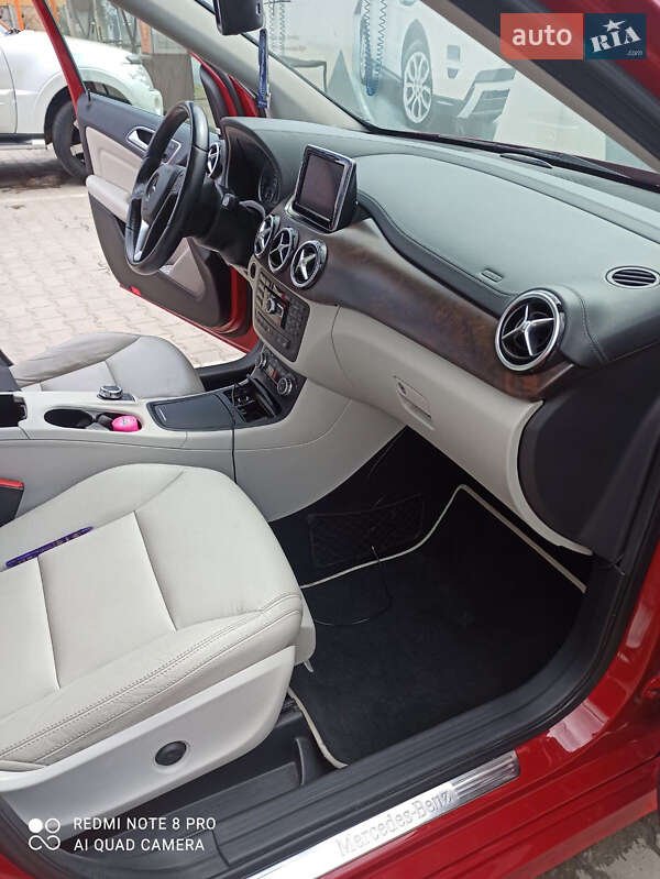 Хэтчбек Mercedes-Benz B-Class 2014 в Черновцах