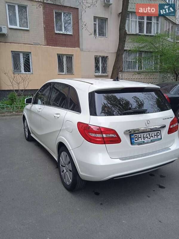 Хэтчбек Mercedes-Benz B-Class 2014 в Одессе
