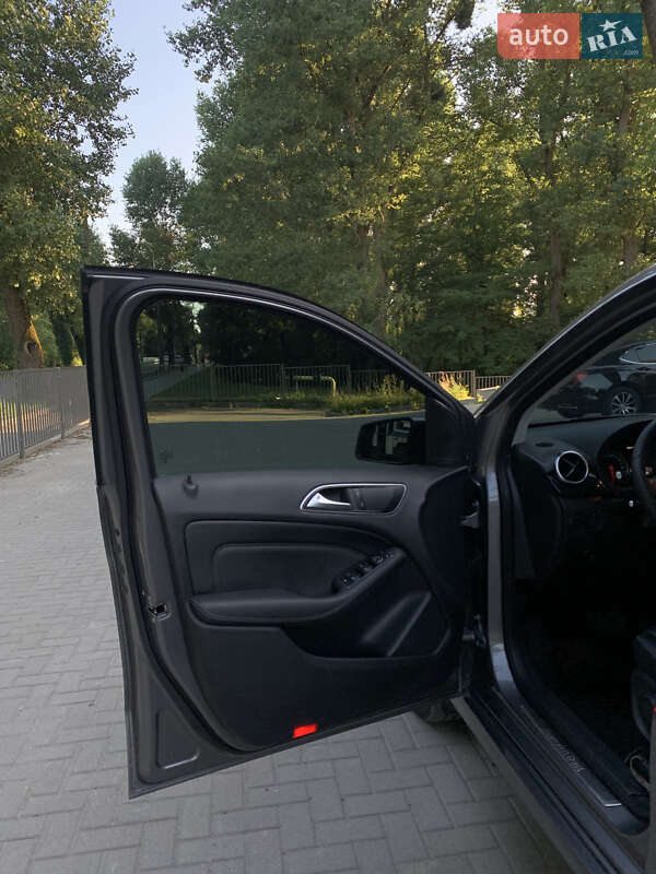 Хэтчбек Mercedes-Benz B-Class 2016 в Черновцах