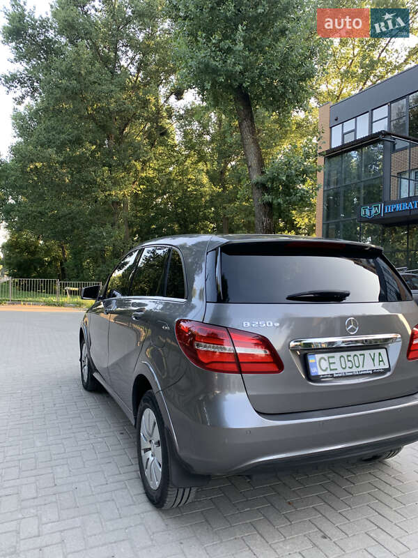 Хэтчбек Mercedes-Benz B-Class 2016 в Черновцах