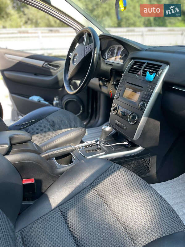 Хэтчбек Mercedes-Benz B-Class 2010 в Черновцах