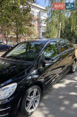 Хэтчбек Mercedes-Benz B-Class 2010 в 