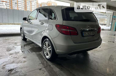 Хетчбек Mercedes-Benz B-Class 2016 в 