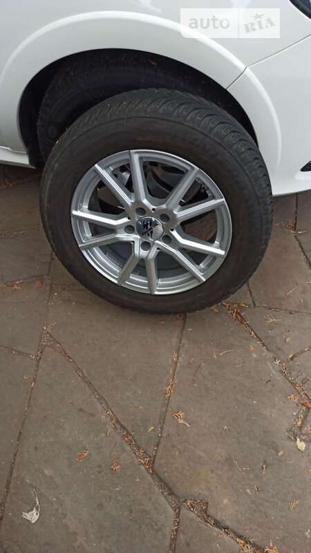 Хетчбек Mercedes-Benz B-Class 2016 в Дніпрі фото 26 Хетчбек Mercedes-Benz B-Class 2016 в Дніпрі