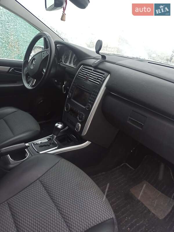 Хэтчбек Mercedes-Benz B-Class 2010 в Обухове