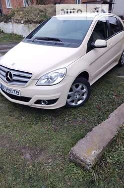 Хэтчбек Mercedes-Benz B-Class 2010 в 